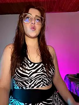 CoraVibes from StripChat is Freechat