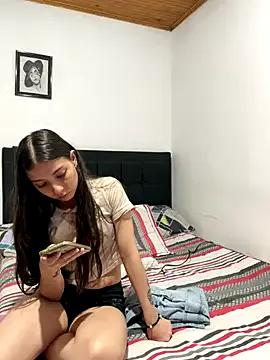 coupledesire18 from StripChat is Freechat