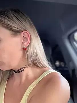 Crazy-Rosa from StripChat is Freechat
