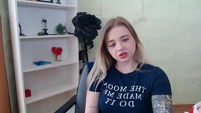 CrazyGloria from StripChat is Freechat