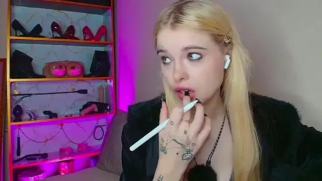 Check out our webcam shows gallery and message on a personal level with our sweet squirt cams hosts, showing off their natural physiques and sex toys.
