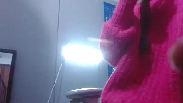 cristal_mateus from StripChat is Freechat