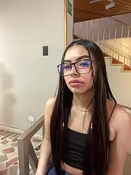 Cristina_pinkk from StripChat is Freechat