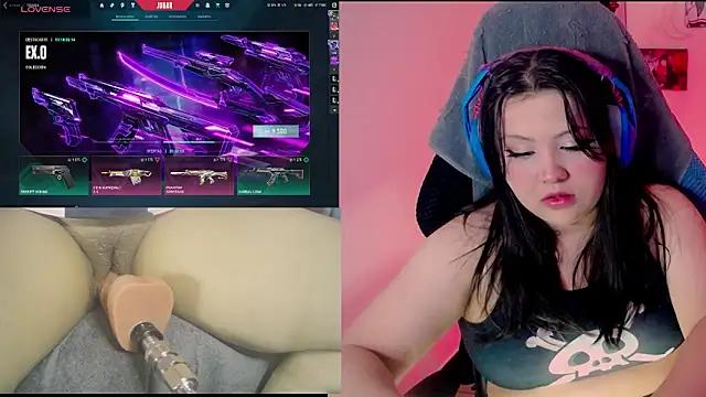 Check out our webcam shows gallery and message on a personal level with our sweet squirt cams hosts, showing off their natural physiques and sex toys.