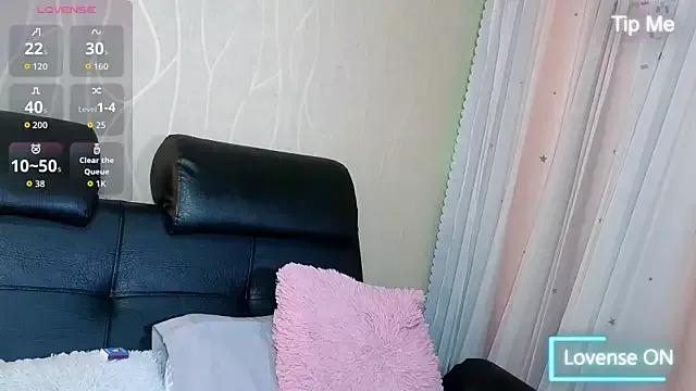 crystal_louise from StripChat is Freechat