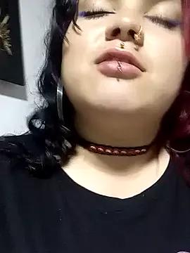 Curvy-Queen from StripChat is Freechat