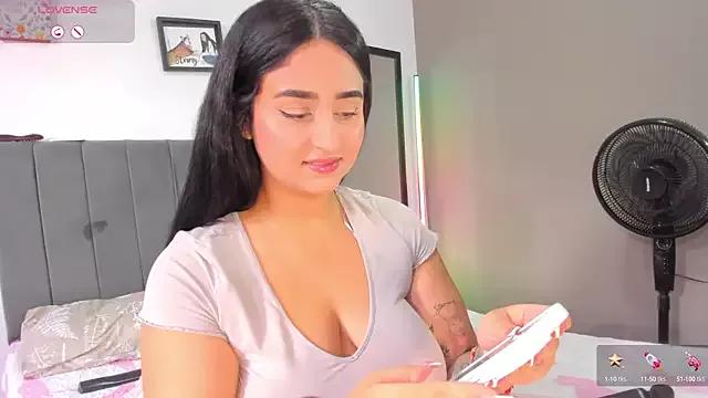 curvy_jhacky from StripChat is Freechat