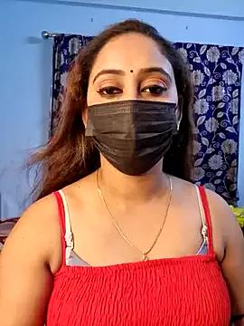 Cute-lusi from StripChat is Freechat