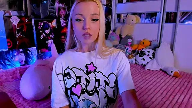 Check out our webcam shows gallery and message on a personal level with our sweet squirt cams hosts, showing off their natural physiques and sex toys.