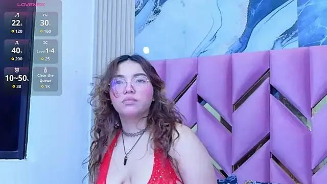 cutiecurvyForeign from StripChat is Freechat