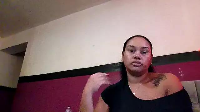 CutieWithABootyUK from StripChat is Freechat
