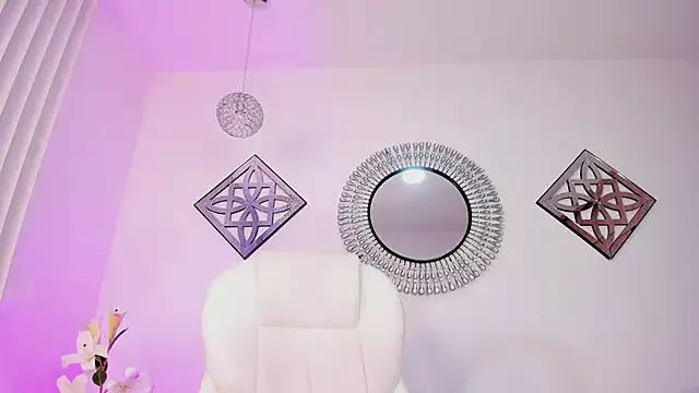 Dahiana_Cooper from StripChat is Freechat
