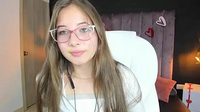 Dahlia_Rousse from StripChat is Freechat