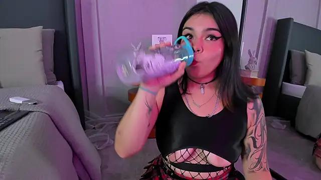 Check out our webcam shows gallery and message on a personal level with our sweet squirt cams hosts, showing off their natural physiques and sex toys.