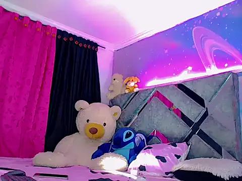 Check out our webcam shows gallery and message on a personal level with our sweet squirt cams hosts, showing off their natural physiques and sex toys.