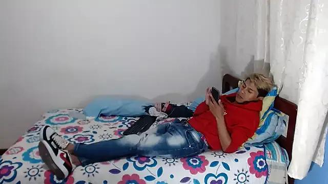 dani07-yalver from StripChat is Freechat