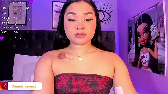 Check out our webcam shows gallery and message on a personal level with our sweet squirt cams hosts, showing off their natural physiques and sex toys.