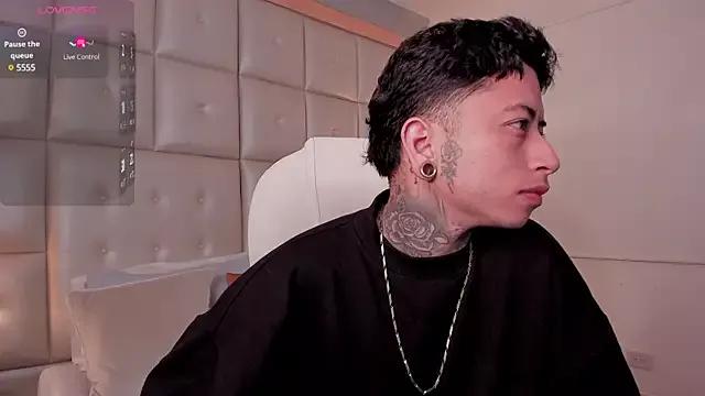 DannyStone from StripChat is Freechat
