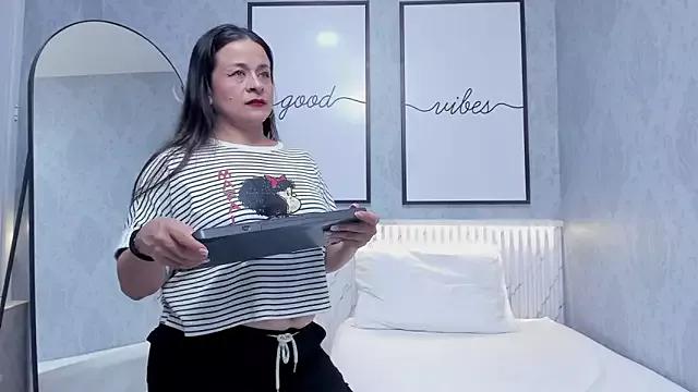 Check out our webcam shows gallery and message on a personal level with our sweet squirt cams hosts, showing off their natural physiques and sex toys.