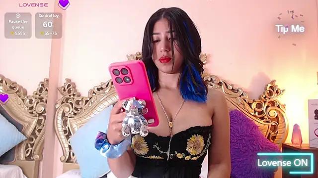 Check out our webcam shows gallery and message on a personal level with our sweet squirt cams hosts, showing off their natural physiques and sex toys.