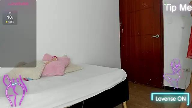 Check out our webcam shows gallery and message on a personal level with our sweet squirt cams hosts, showing off their natural physiques and sex toys.
