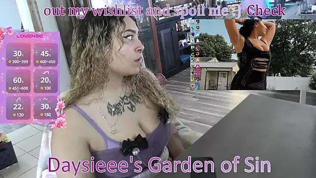 DaysieAfterDark from StripChat is Freechat