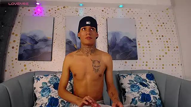 DereckStorm from StripChat is Freechat