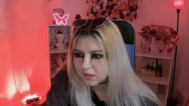 DiaAngell from StripChat is Freechat