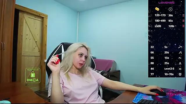 diamondjune from StripChat is Freechat