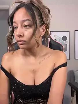 DianaHopson from StripChat is Freechat