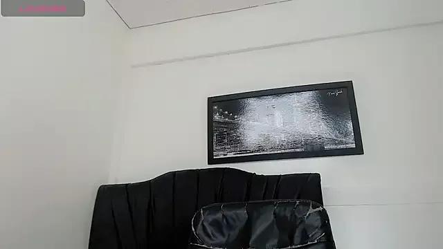 Diosiris_Riannys from StripChat is Freechat