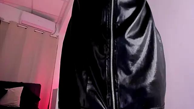 Divine_Madeleine from StripChat is Freechat