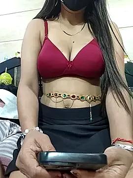 dollyneh from StripChat is Freechat