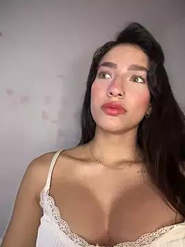 DulceLenns from StripChat is Freechat