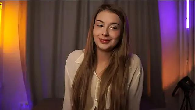 elisa_moon from StripChat is Freechat