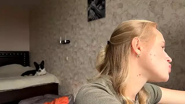 Check out our webcam shows gallery and message on a personal level with our sweet squirt cams hosts, showing off their natural physiques and sex toys.