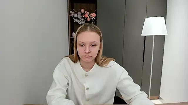 ElissaGlod from StripChat is Freechat