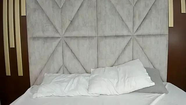ElizabethRoux from StripChat is Freechat