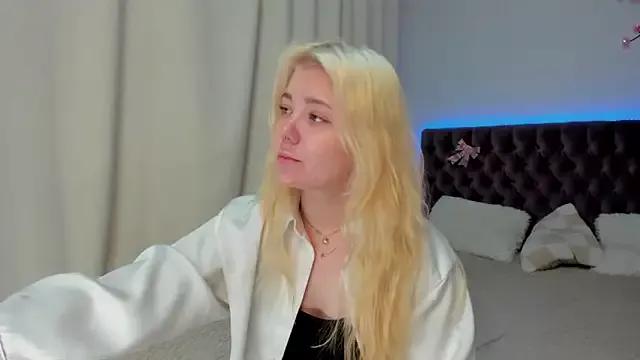 Ella_Mayers from StripChat is Freechat