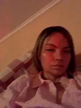 Ella_Pearlie from StripChat is Freechat