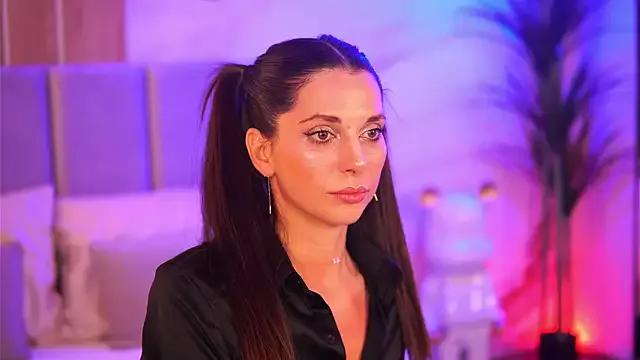 EllyLynn from StripChat is Freechat