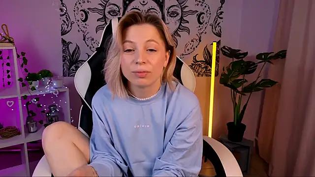 Check out our webcam shows gallery and message on a personal level with our sweet squirt cams hosts, showing off their natural physiques and sex toys.