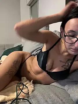Emiliamaus from StripChat is Freechat