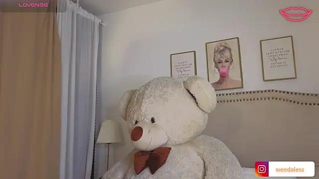Check out our webcam shows gallery and message on a personal level with our sweet squirt cams hosts, showing off their natural physiques and sex toys.