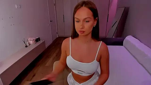 EmillyFiness from StripChat is Freechat