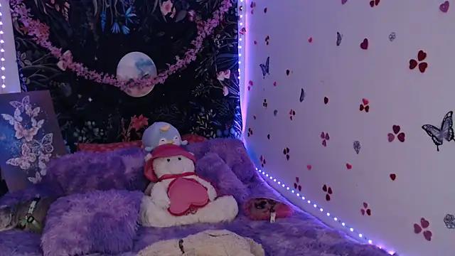 Check out our webcam shows gallery and message on a personal level with our sweet squirt cams hosts, showing off their natural physiques and sex toys.