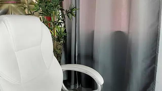 emily-santoss from StripChat is Freechat