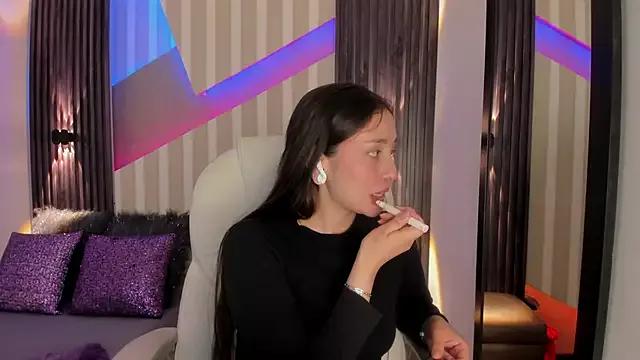 emily_layton from StripChat is Freechat