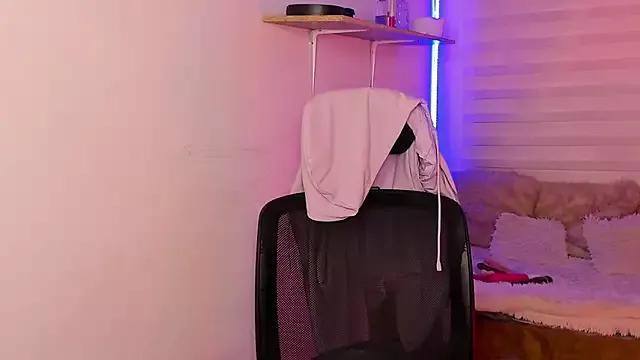 Emily_Lindey from StripChat is Freechat