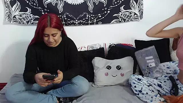 emily_n_abby from StripChat is Freechat